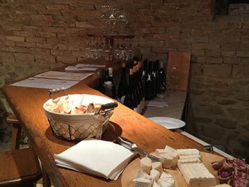 Cheese and wine of Lyon vineyards – Half-day