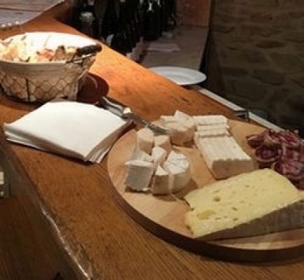 Cheese and wine of Lyon vineyards – Half-day