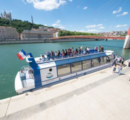 Lyon in a different way - Sightseeing cruise
