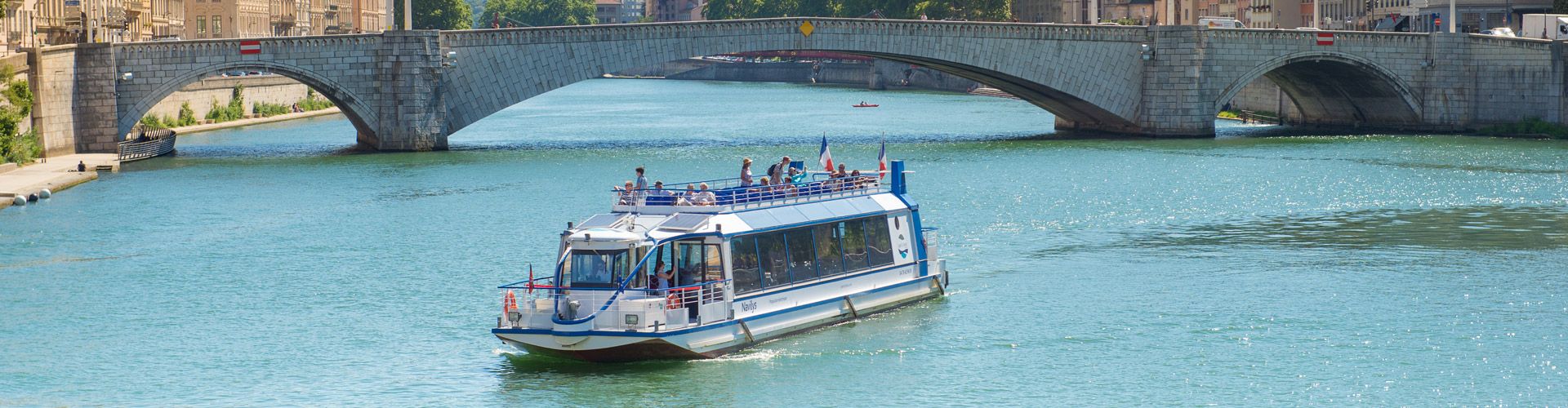 Lyon in a different way - Sightseeing cruise
